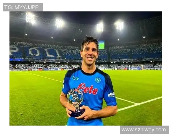 足球明星在绿茵场上挥洒汗水追逐梦想展现激情与荣耀的精彩瞬间