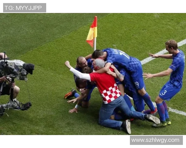 足球明星狂人揭秘:他如何在绿茵场上创造传奇与疯狂的故事 足球明星狂人揭秘:他如何在绿茵场上创造传奇与疯狂的故事