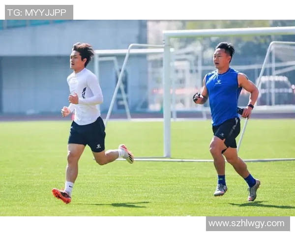 体能不足的足球明星如何克服挑战重返巅峰状态的励志故事